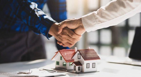 La différence entre un promoteur immobilier et un conseiller